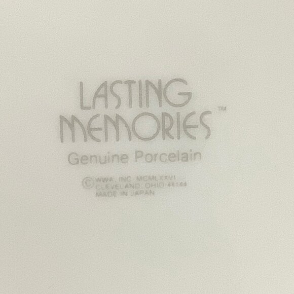 Vtg 1976 Robert Laessig A.W.S. "Friends Are Flowers" Decorative Porcelain Plate - Picture 4 of 4